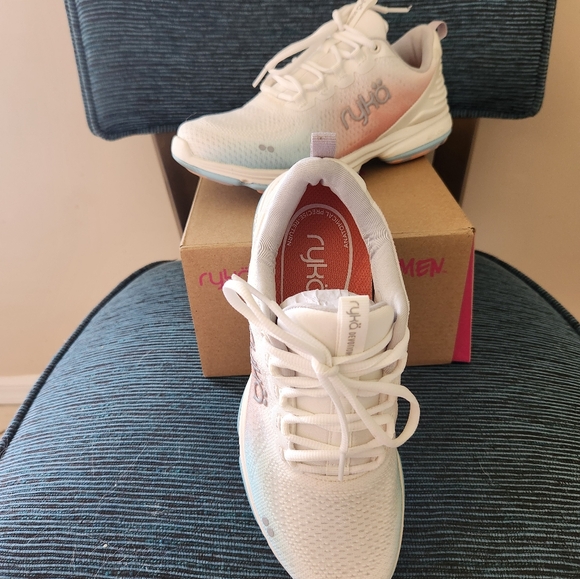 Women's Ryka, Devotion Plus 4 Walking Shoe - Picture 2 of 10